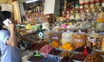 Nhộn nhịp bán hàng Tết qua điện thoại, giao tận nơi