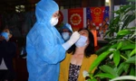 Lấy mẫu xét nghiệm COVID-19 tại TPHCM (ảnh: HCDC)