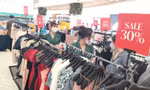 Hàng nghìn sản phẩm giảm 'sập sàn' giữa... bão giá