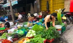 Mùng 2 Tết đi chợ, giật mình với giá rau xanh
