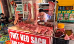 Lý do tiểu thương đồng loạt ‘treo’ cân, đóng sạp thịt lợn 