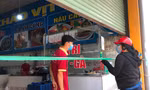 Hàng quán tại TPHCM vẫn đang phục vụ theo hình thức "bán mang đi"