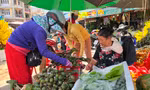 Bán 500 đĩa trầu cau/ngày, tiểu thương kiếm tiền triệu dịp Tết
