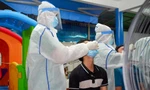 Lấy mẫu xét nghiệm tại chợ Sơn Kỳ