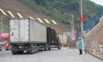 Theo Bộ Công Thương, Trung Quốc dừng hoạt động xuất nhập khẩu hàng hoá qua cửa khẩu phụ Cốc Nam với lý do chống dịch COVID-19
