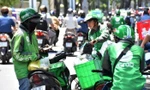 Grab đã phải dừng việc thu phụ phí “thời tiết nắng nóng gay gắt” trước sự phản ứng dữ dội từ dư luận, khách hàng cũng như của chính các tài xế