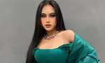 Ca sĩ Sofia bật khóc, xin lỗi khán giả Hà Nội 