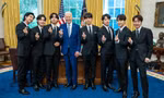 BTS gây "bão mạng" với chuyến thăm Nhà Trắng, chụp ảnh thả tim cùng Tổng thống Mỹ