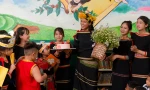 Hoa hậu H’Hen Niê về Đắk Lắk trao thư viện thân thiện đúng dịp sinh nhật
