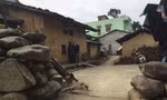 Làng đá cổ Thạch Khuyên trở thành điểm du lịch văn hóa, trải nghiệm, thu hút đông du khách thăm. Ảnh: Duy Chiến 