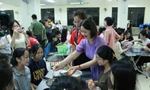 Phục vụ cháo đêm cho Sỹ tử Lạng Sơn. 