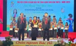 Tôn vinh các bạn thiếu nhi Lạng Sơn đạt danh hiệu Cháu ngoan Bác Hồ. Ảnh: Duy Chiến. 