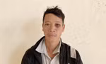 Đối tượng Ninh Văn Thịnh tại cơ quan công an -Ảnh: H. Thơ