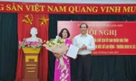 Bà Hoàng Thị Hải nhận quyết định bổ nhiệm. Ảnh: Duy Chiến