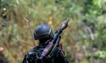 Một thành viên của Liên minh Quốc gia Karen. (Ảnh: Reuters)