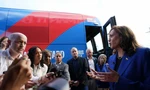 Bà Harris khi vận động ở Pennsylvania ngày 18/8. (Ảnh: Reuters)