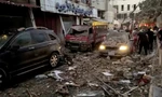 Hiện trường vụ tấn công của Israel ở vùng ngoại ô thủ đô Beirut của Li-băng ngày 30/7. (Ảnh: Reuters)