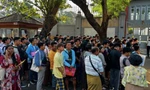 Hàng ngàn người tìm cơ hội rời khỏi Myanmar sau khi chính quyền quân sự áp luật mới