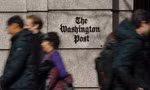 Logo của Washington Post bên ngoài toà soạn ở Washington. (Ảnh: AP)