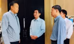 Thủ tướng Thái Lan Srettha Thavisin trao đổi với Đại sứ Việt Nam Phạm Việt Hùng về vụ án ngày 16/7. (Ảnh: ĐSQ VN)