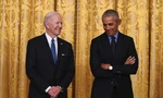 Tổng thống Mỹ Joe Biden và cựu Tổng thống Barack Obama. (Ảnh: NYT)