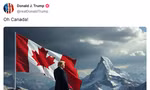Bức ảnh được ông Trump đăng trên tài khoản mạng xã hội cho thấy ông đang đứng cạnh quốc kỳ Canada