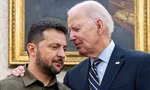 Tổng thống Mỹ Joe Biden và Tổng thống Ukraine Volodymir Zelensky. (Ảnh: CNN)