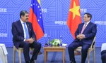Thủ tướng Phạm Minh Chính trong cuộc hội kiến Tổng thống Venezuela Nicolas Maduro. (Ảnh: VGP)