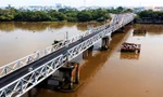 Cận cảnh cây cầu sắt hơn 100 tuổi ở Sài Gòn bị tháo dỡ