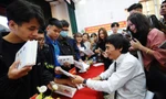 Hàng nghìn sinh viên háo hức tham dự lễ ra mắt sách “Trường học hay Trường đời 2“