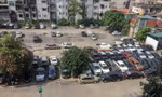 Hàng nghìn m2 đất 'vàng' giữa Thủ đô biến tướng thành bãi xe "khủng"