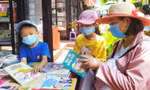 Đường sách TPHCM tấp nập trong kỳ nghỉ lễ 