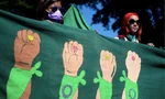 Tuần hành trong Ngày phá thai an toàn ở El Salvador tháng 9/2021. (Ảnh: Reuters)