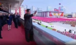 Người phụ nữ bí ẩn xuất hiện trong một bức ảnh chụp nhà lãnh đạo Triều Tiên Kim Jong Un