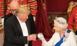 Cựu Tổng thống Mỹ Donald Trump và Nữ hoàng Anh Elizabeth trong một quốc yến 