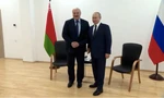 Tổng thống Nga Vladimir Putin và người đồng cấp Belarus Alexander Lukashenko trong cuộc gặp ngày 12/4. (Ảnh: Reuters)
