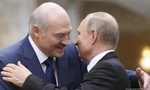 Tổng thống Nga Vladimir Putin và người đồng cấp Belarus Alexander Lukashenko. (Ảnh: AP)