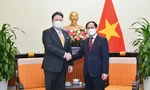 Bộ trưởng Bùi Thanh Sơn tiếp Đại sứ Mỹ Marc Knapper. (Ảnh: Mofa)