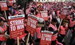 Chính phủ Anh đối mặt với làn sóng đình công lịch sử. (Ảnh: EPA-EFE)
