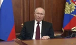 Tổng thống Nga Vladimir Putin được Thượng viện bật đèn xanh để đưa quân vào miền đông Ukraine. (Ảnh: Reuters)