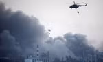 Khói đen bao trùm kho chứa dầu Matanzas của Cuba. (Ảnh: Reuters) 