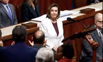 Bà Nancy Pelosi quyết định thôi chức Chủ tịch Hạ viện Mỹ. (Ảnh: Reuters)