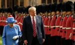 Ông Trump trong một dịp diện kiến Nữ hoàng Anh Elizabeth. (Ảnh: AP)