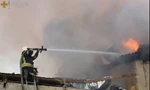 Lính cứu hoả dập đám cháy ở Mykolaiv ngày 31/7