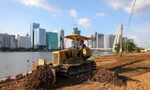 Cận cảnh thi công cải tạo bờ đông sông Sài Gòn đón Tết