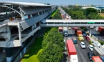 Tiến độ thi công cầu bộ hành tuyến metro số 1 ở TPHCM 