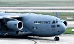 Thêm 3 ‘ngựa thồ’ C-17 hạ cánh xuống Nội Bài
