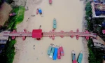 Cầu phao Lương Phúc. Ảnh: Đ.H