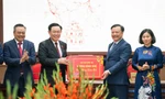 Chủ tịch Quốc hội Vương Đình Huệ chúc Tết Đảng bộ và nhân dân Hà Nội
