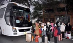 Hàng nghìn công nhân về quê đón Tết trên những chuyến xe nghĩa tình